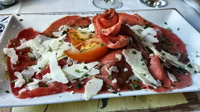 Carpaccio di manzo with grana