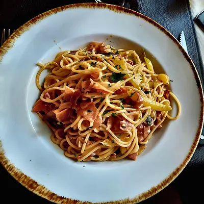 Spaghetti from the pan